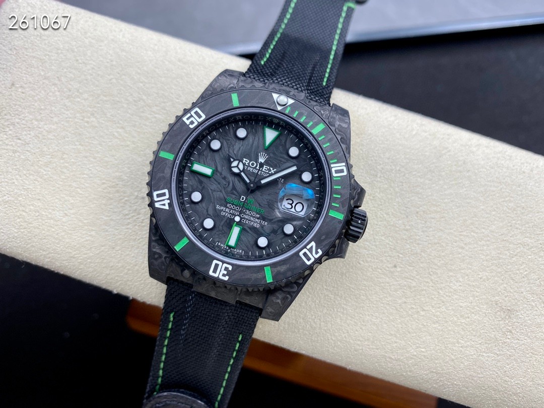 超人気サブマリーナー DIWカーボンファイバー グリーン 40MM 【VS工場出品】69237bx[3]