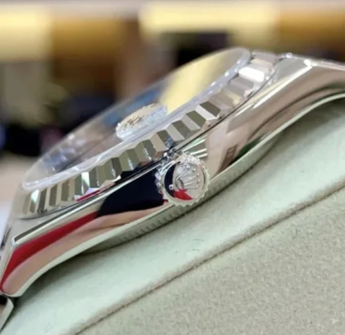 成功者のブランドロレックス ランドドゥエラーコピー 40mm 127334 [2]