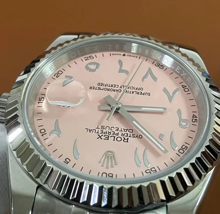 中東 ロレックスデイトジャスト 偽物126334 ピンク 41mm