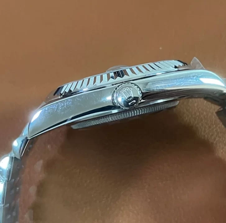 人気41mmデイトジャストコピー、ROLEX 126334 グリーンパームモチーフ