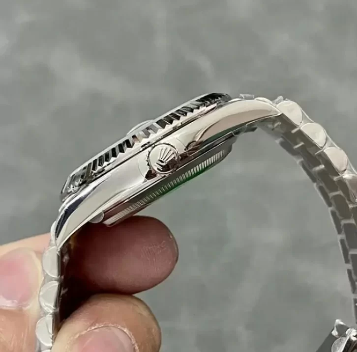 2023工場直売ロレックスコピーデイデイト M228236-0004 ブラック 40mm