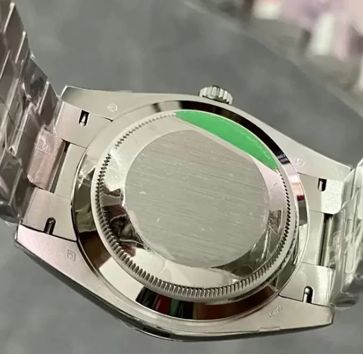 2023工場直売ロレックスコピーデイデイト M228236-0004 ブラック 40mm