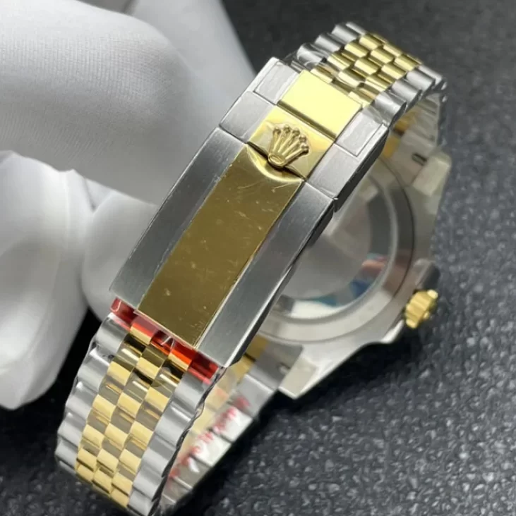 ロレックススーパーコピー時計GMTマスターII M126713GRNR 超人気販売店